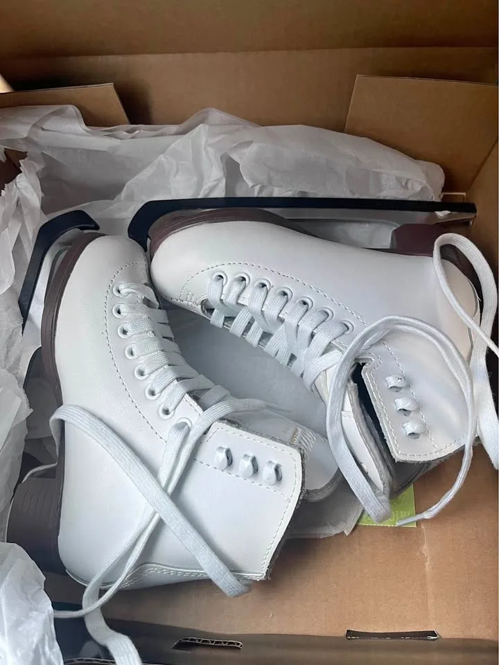Brand New Junior Size 11 Jackson Cameo Figure Skates