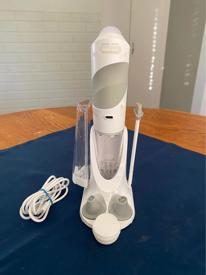 Facial Pore Vacuum with treatment light image indicator(2)