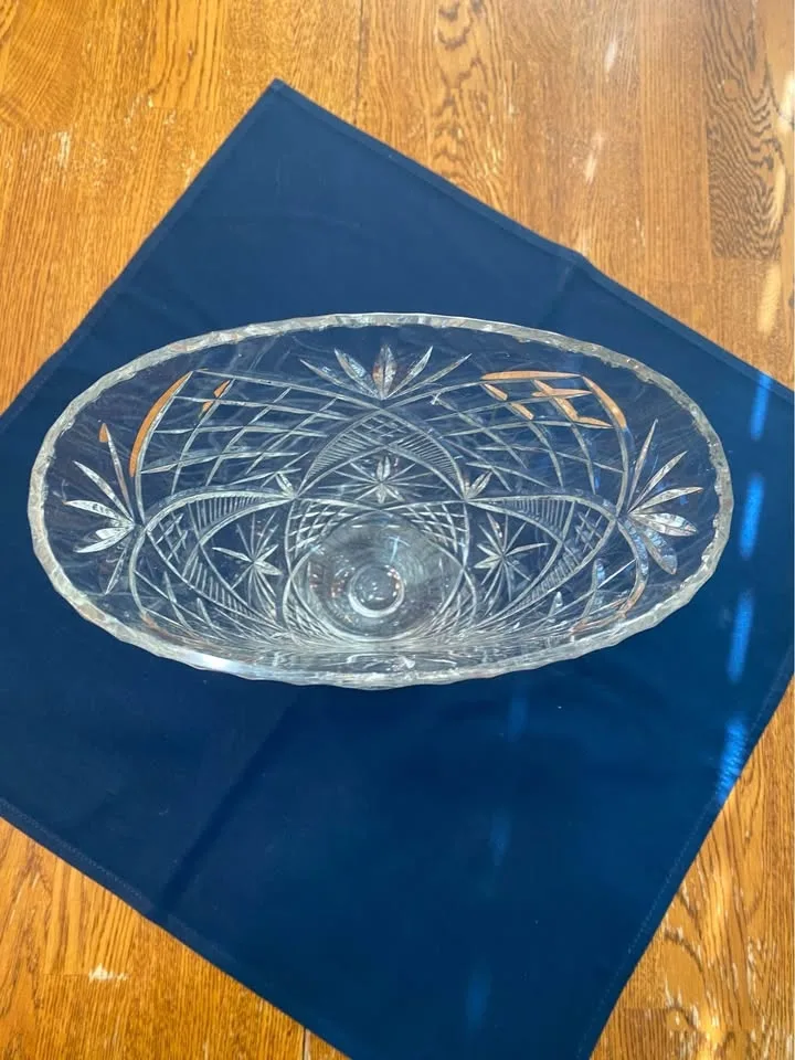 Unique Oval Shaped Vase image indicator(2)