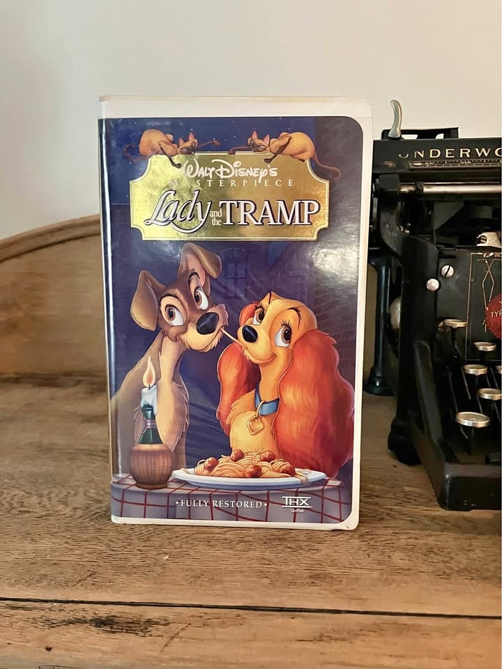 Lady and the Tramp (VHS, 1998) Disney Clamshell