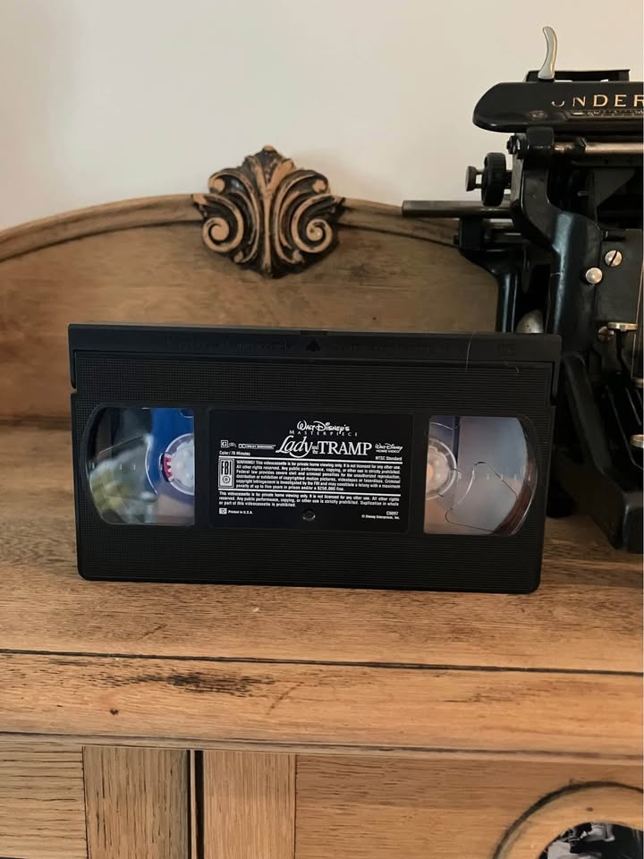 Lady and the Tramp (VHS, 1998) Disney Clamshell - photo 3