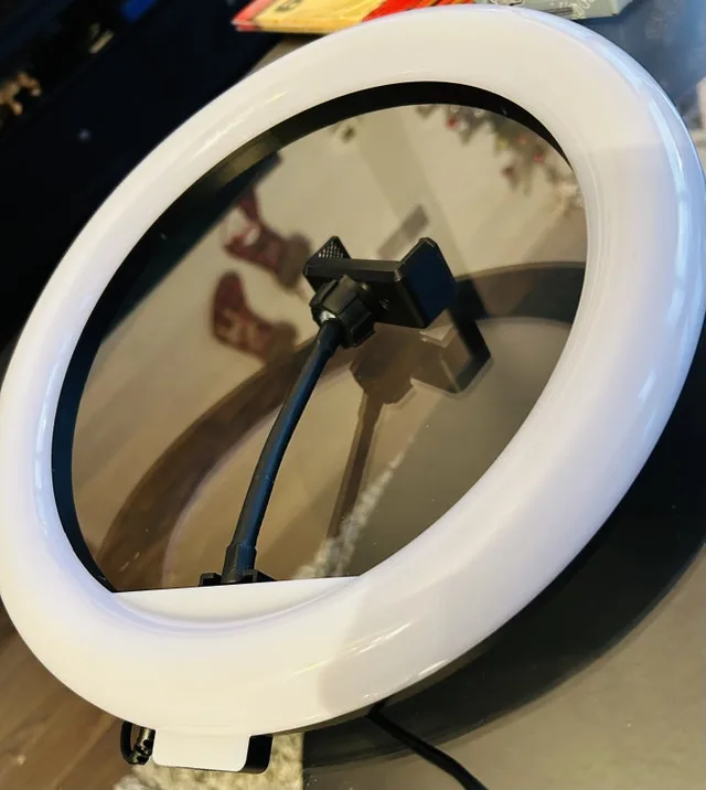 Ring Light with tripod $25 only image indicator(2)