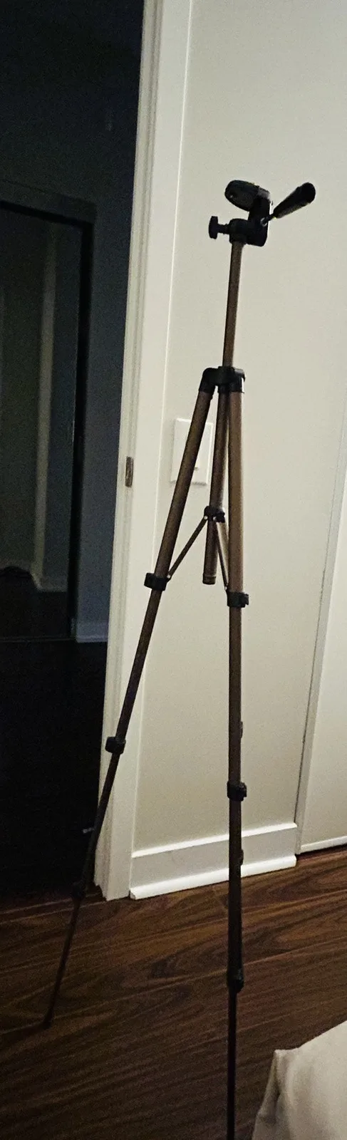 Ring Light with tripod $25 only image indicator(5)