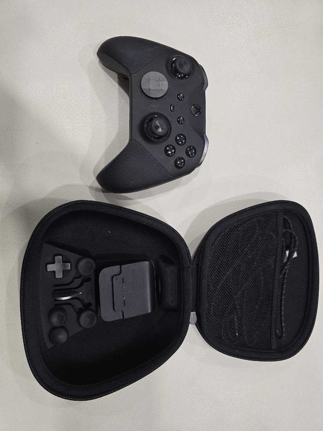 Xbox Elite Series 2 Wireless Controller - photo 3