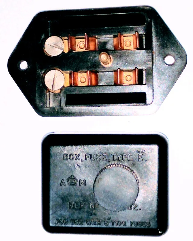 Fuse box type E - Ref. 5C/882 Call Text 705-440-9159