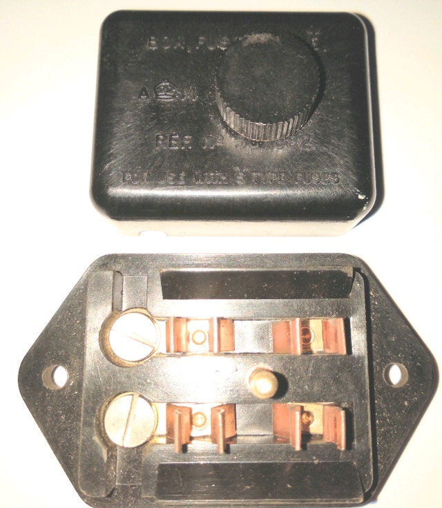 Fuse box type E - Ref. 5C/882 Call Text 705-440-9159 - photo 4
