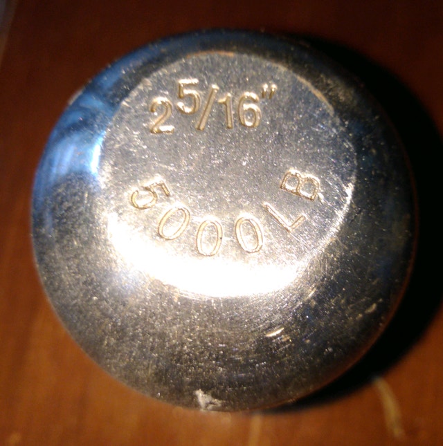 2-5/16" Hitch Ball, 5,000 lb Call text make offer 705 440 9159 - photo 4