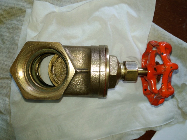Gate valve 1 - 1/2 in size call text make offer 705-440-9159 - photo 3
