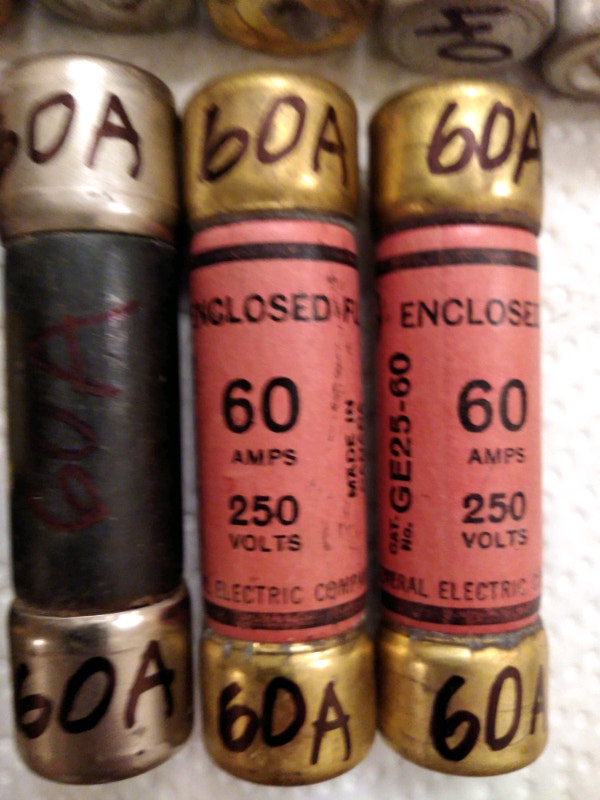 35,40,45,Amp One-Time Fuse two for $1 Call Text 705-440-9159 - photo 3