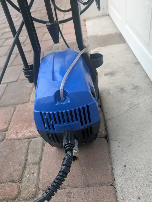 Simoniz 1,400 PSI electric pressure washer image indicator(3)