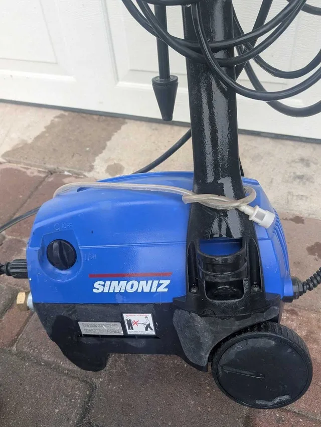 Simoniz 1,400 PSI electric pressure washer image indicator(4)