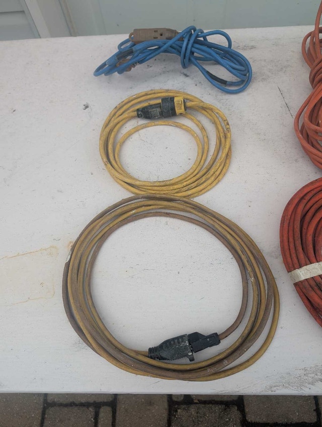 Extension cords. $5 each - photo 4