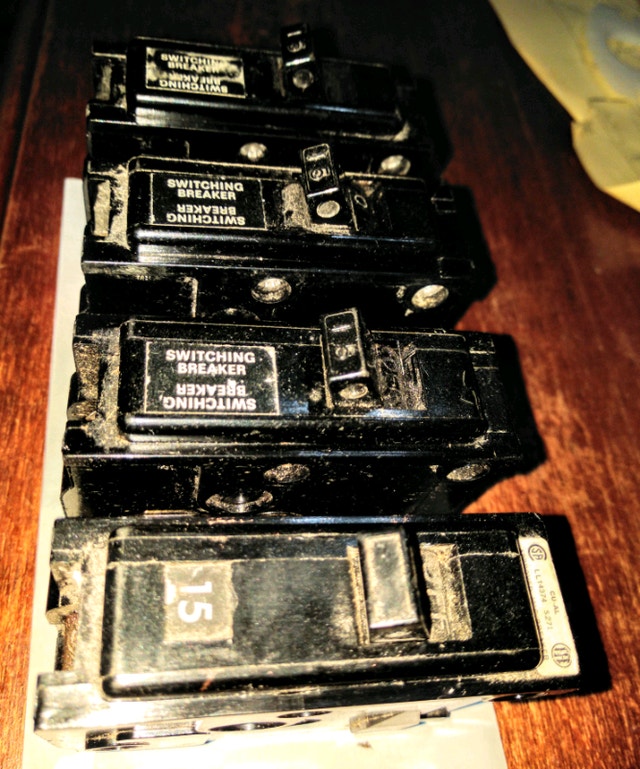ITE Circuit Breaker 15A call text 705-440-9159 - photo 5
