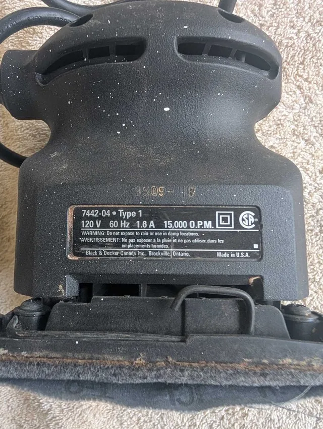 Palm sander Black& Decker