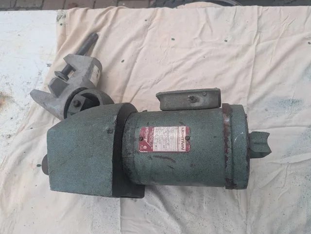 LIGHTNIN 3/4 H.P. CLAMP ON PORTABLE MIXER, MODEL XJ87 image indicator(5)