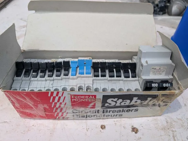 Federal Pioneer Stab-lok Breakers