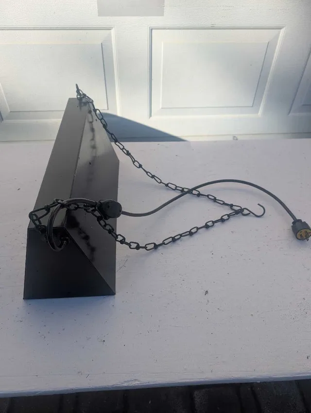 Grow light or brooder light heat lamp