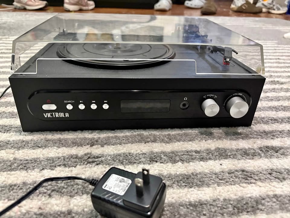 Free Victrola 3 in 1 record player (read description)