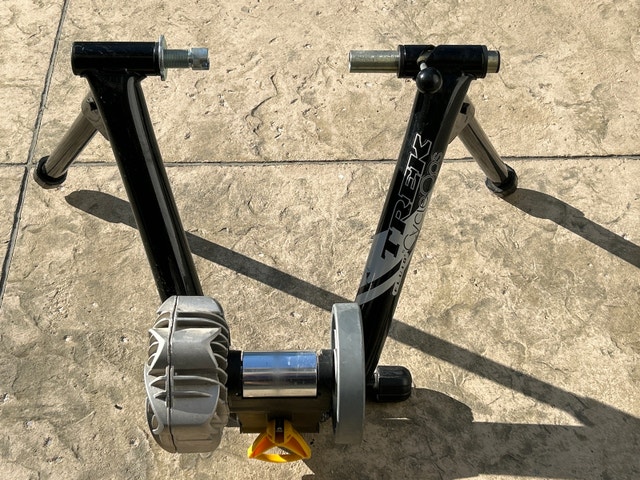 Trek CycleOps Fluid2 bike trainer