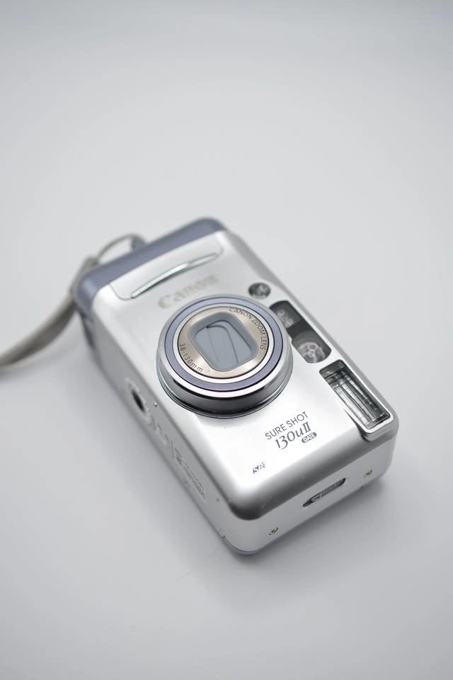 Vintage Canon Sure Shot 130 UII Film Camera - photo 2