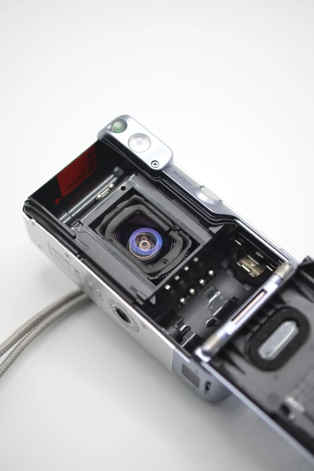 Vintage Canon Sure Shot 130 UII Film Camera - photo 5