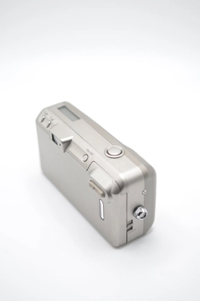 Vintage Film Camera – Minolta Freedom Zoom 115 - photo 3