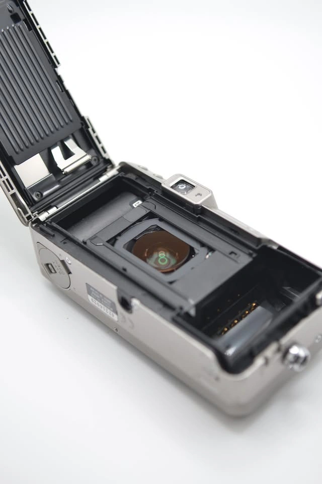 Vintage Film Camera – Minolta Freedom Zoom 115 - photo 4