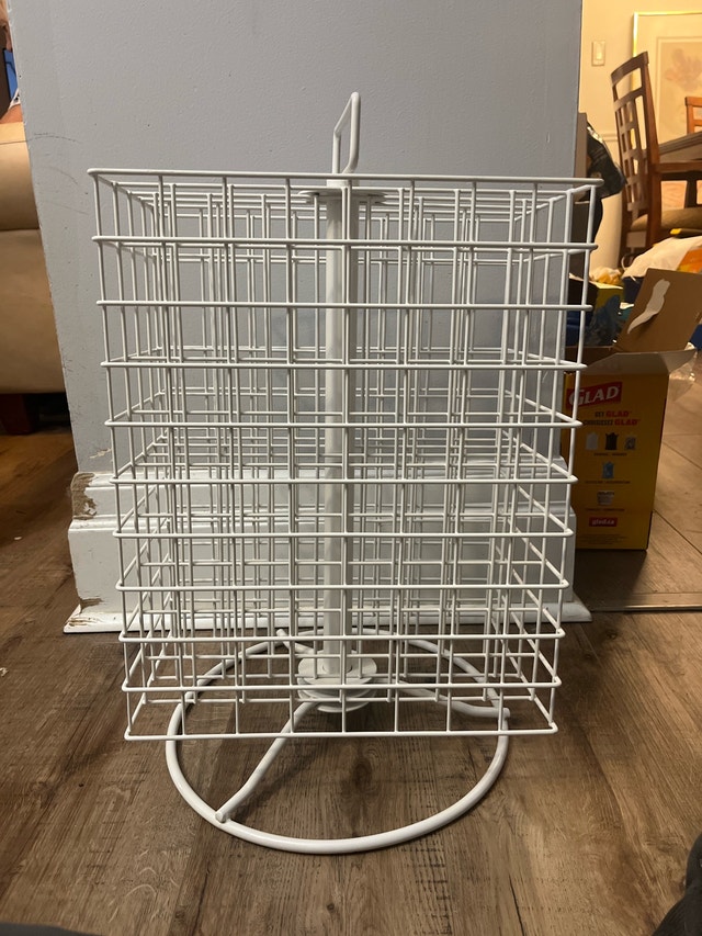 Metal paint holder