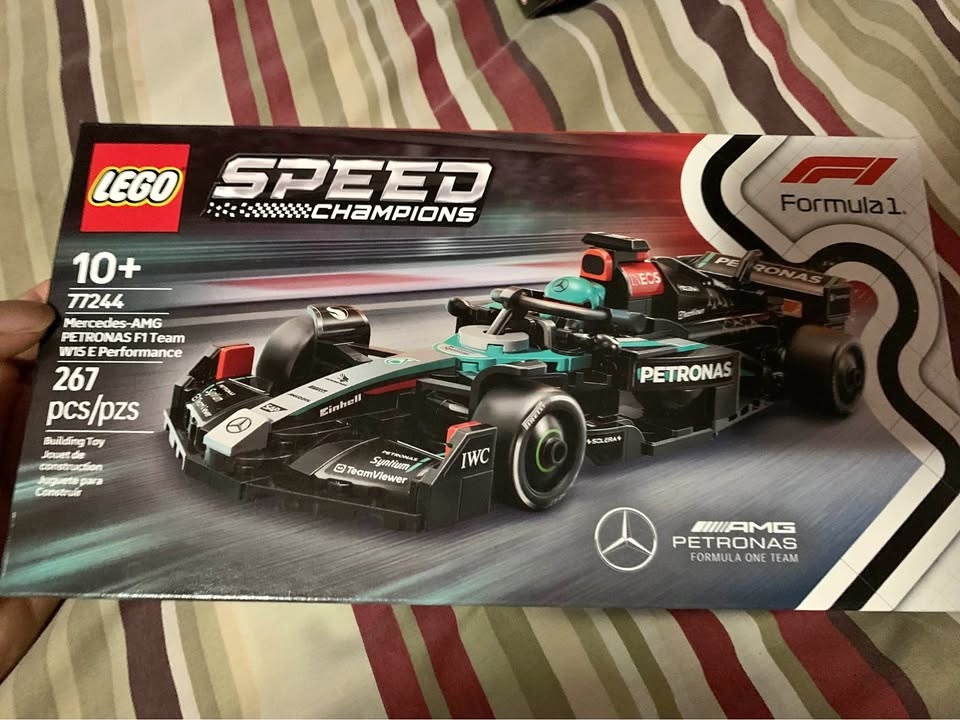 Lego Speed Champions Mercedes-AMG F1® W15 Race Car 77244
