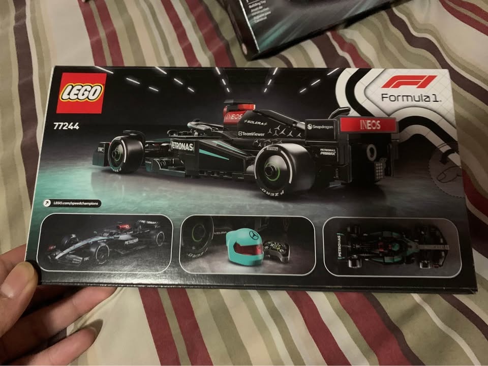Lego Speed Champions Mercedes-AMG F1® W15 Race Car 77244 - photo 2