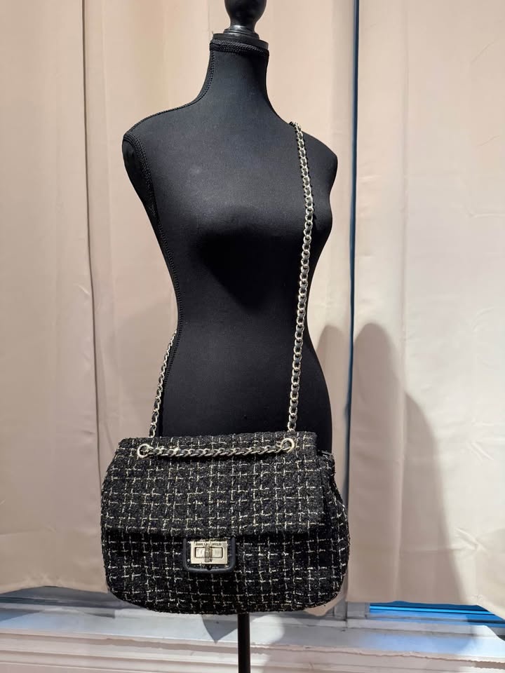 Karl Lagerfeld tweed shoulder bag (Moving Sale) - photo 5