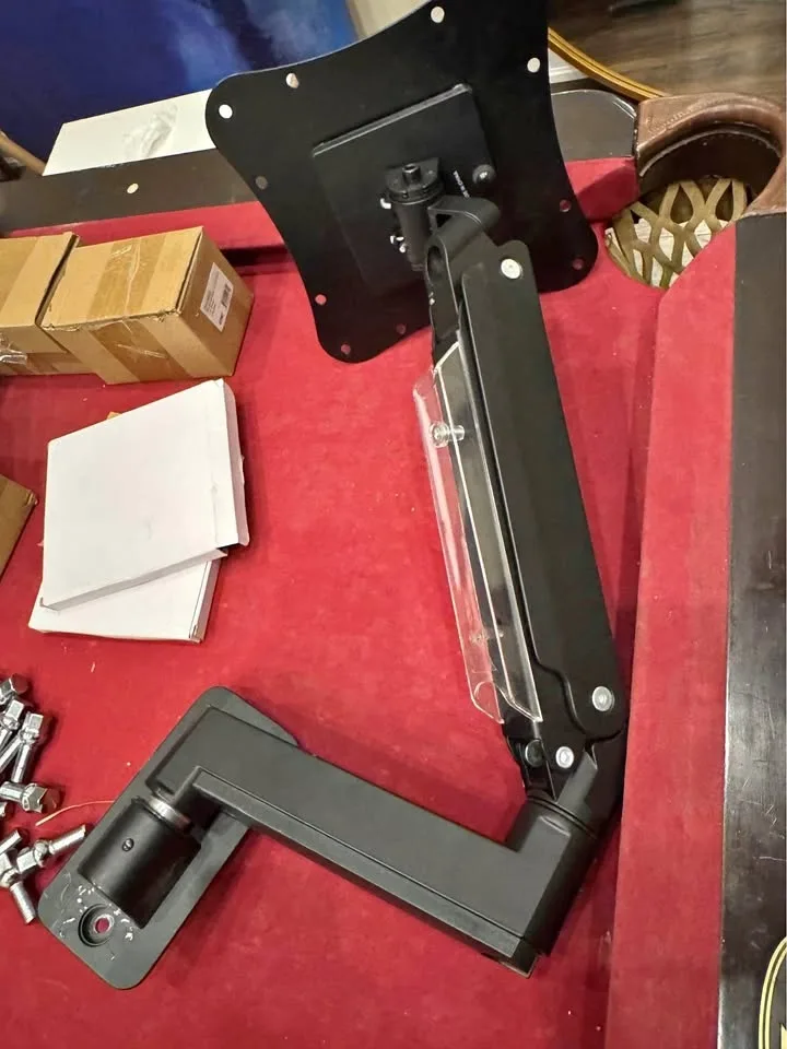 Single monitor wall mount