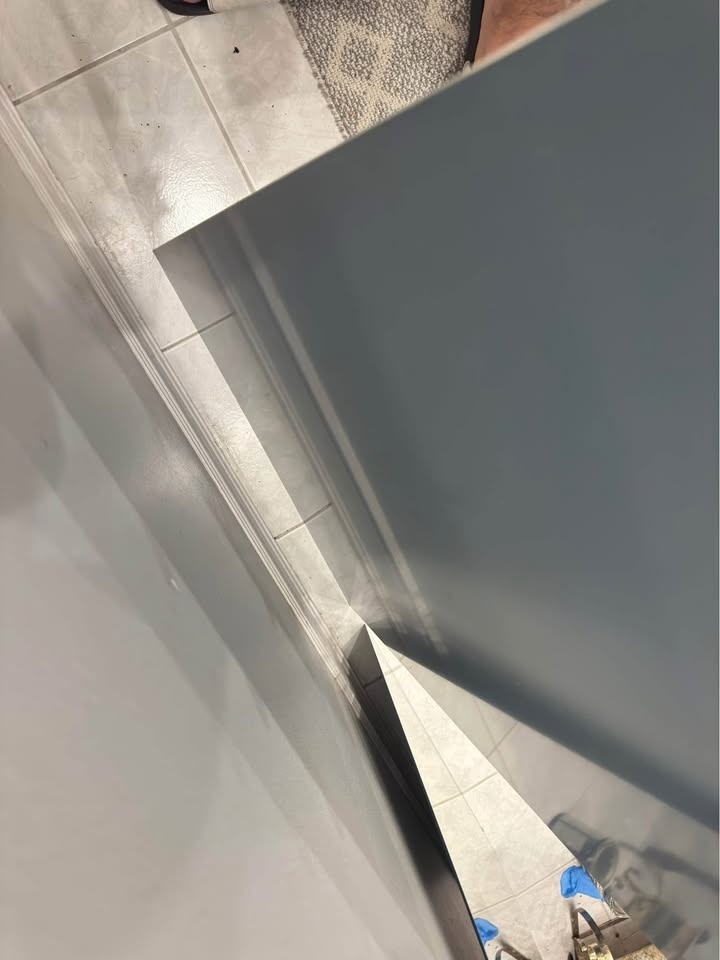 Two mirrors 63 cm x 91cm - very durable $20 each - photo 5