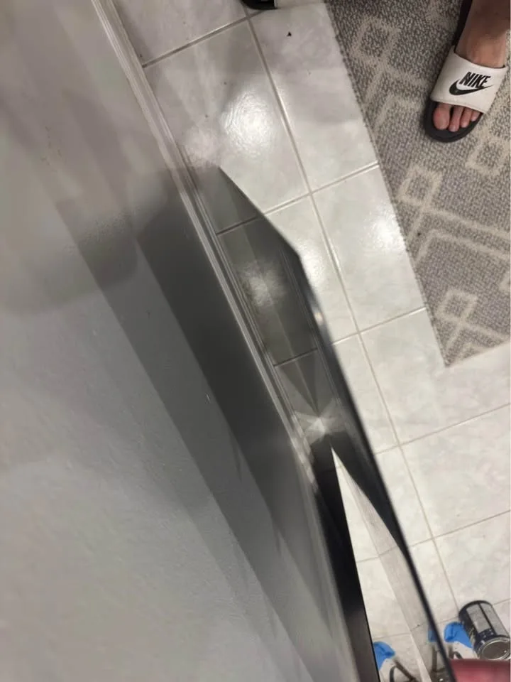 Two mirrors 63 cm x 91cm - very durable $20 each image indicator(6)