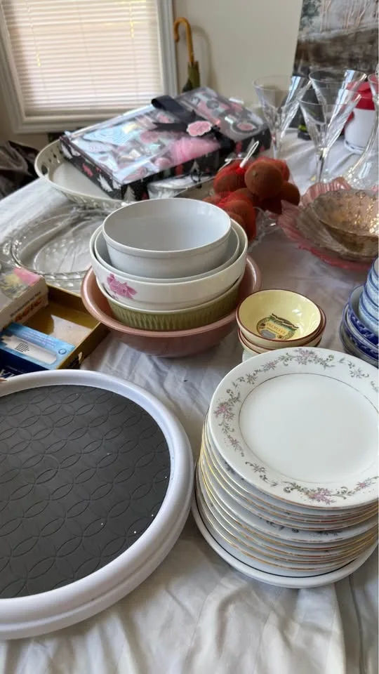 Home stuff for sale! Cheap items! Pickup Newmarket + furniture image indicator(4)