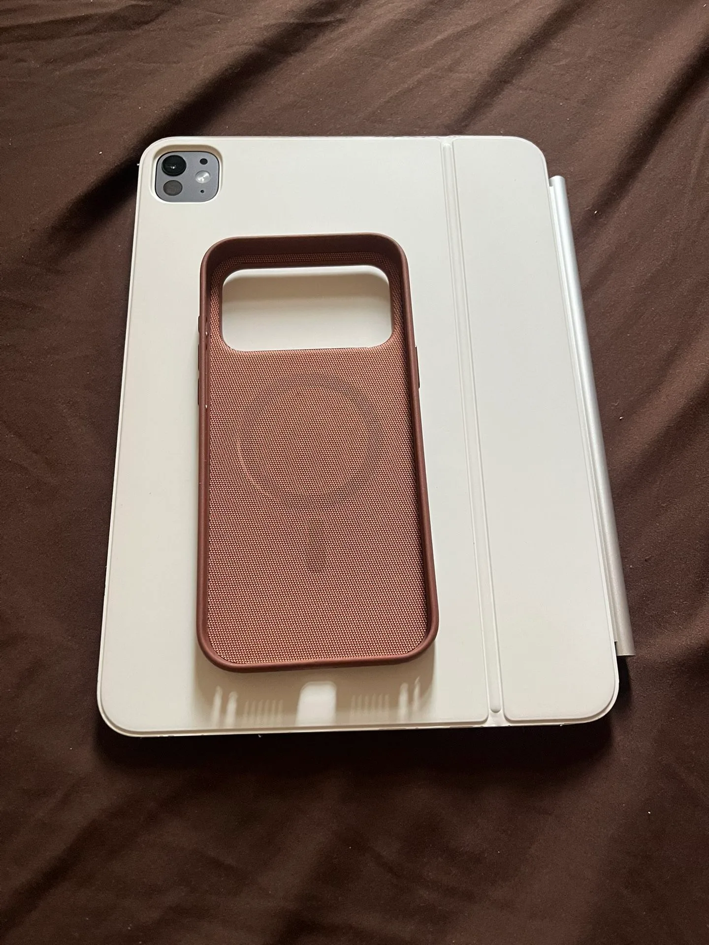 iPhone 17 Pro Max TechWoven MagSafe case image indicator(2)