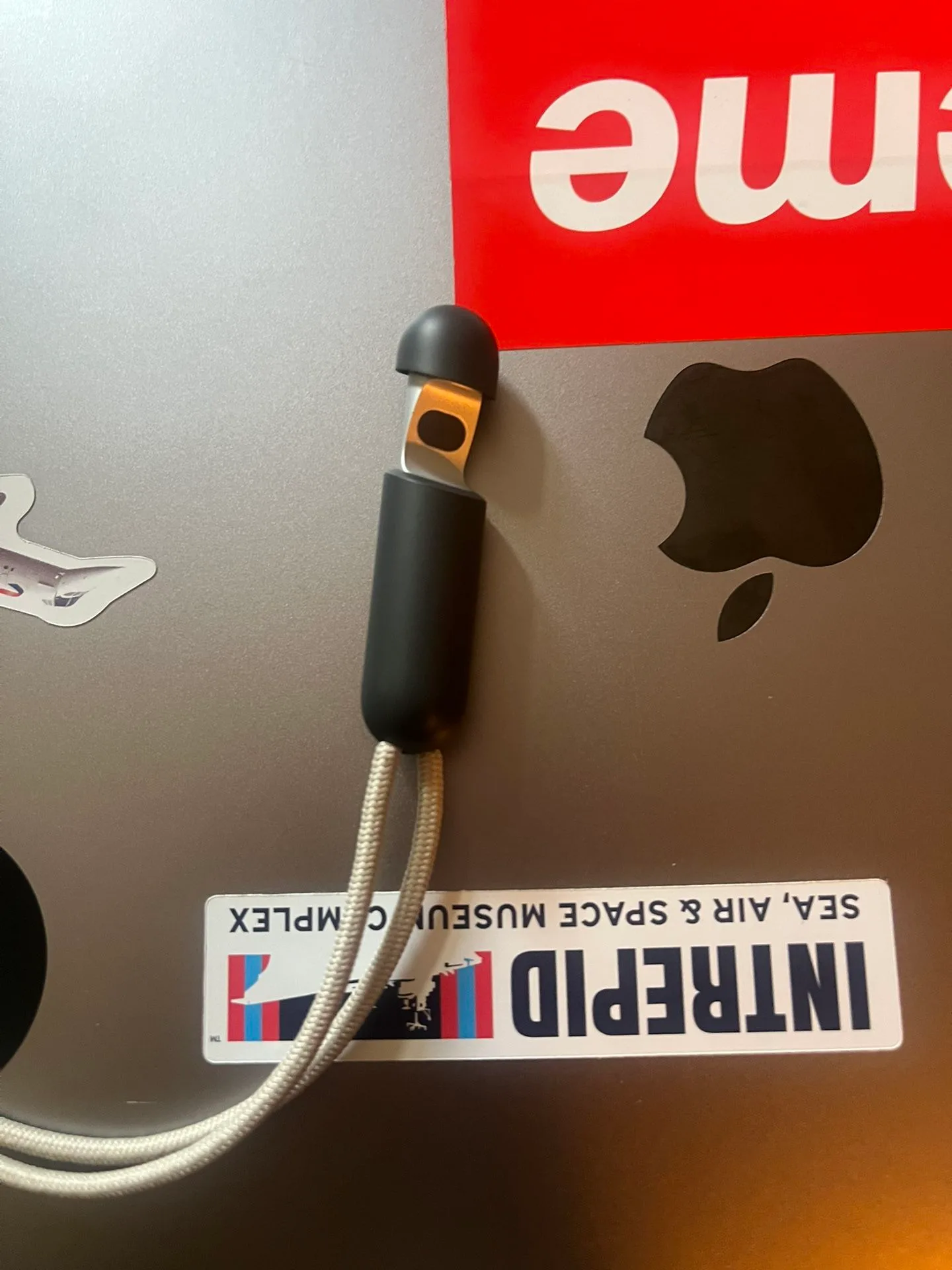 Beats iPhone 17 Pro Case with MagSafe image indicator(5)