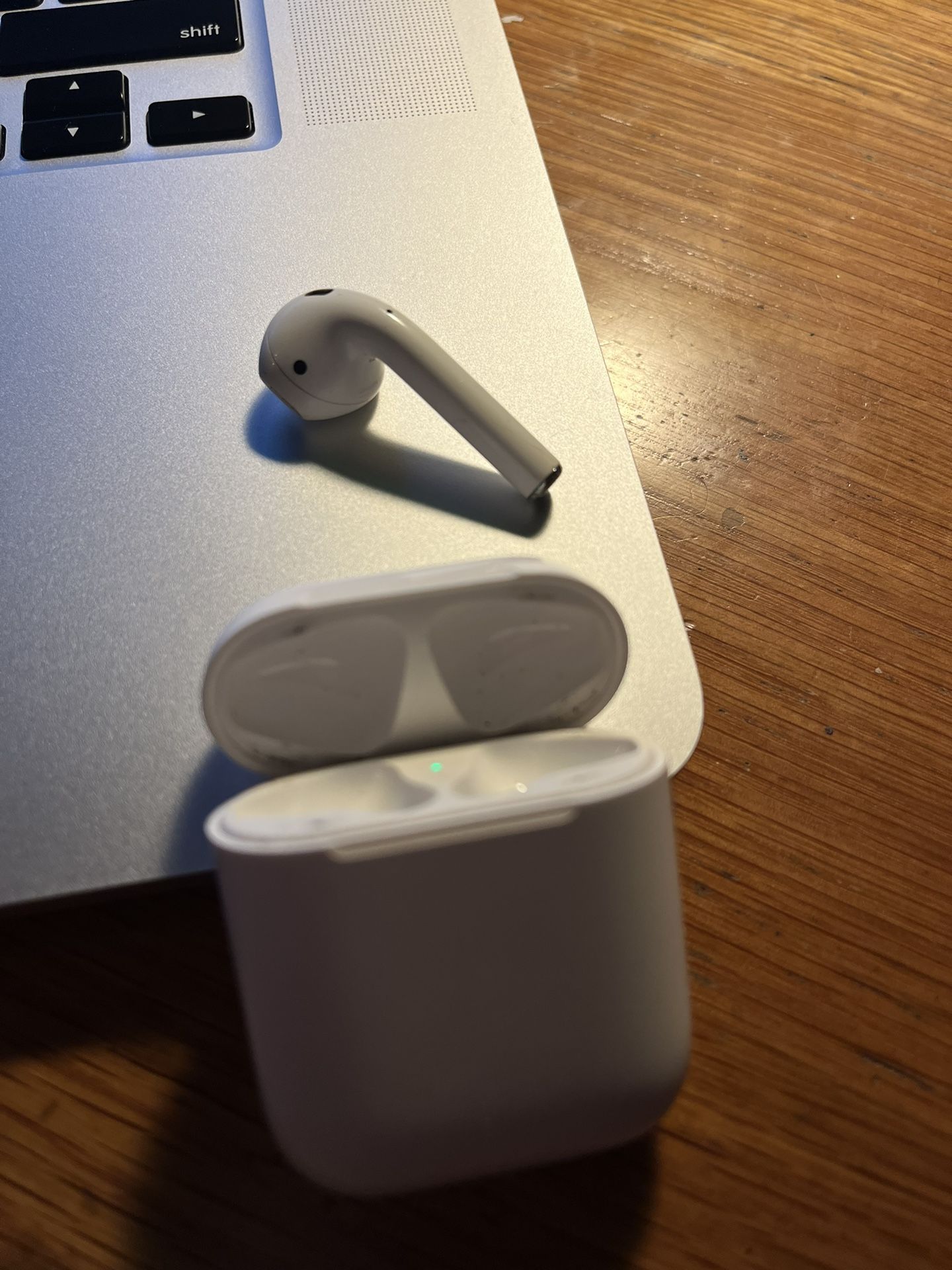 Apple AirPods (Left Ear Only)