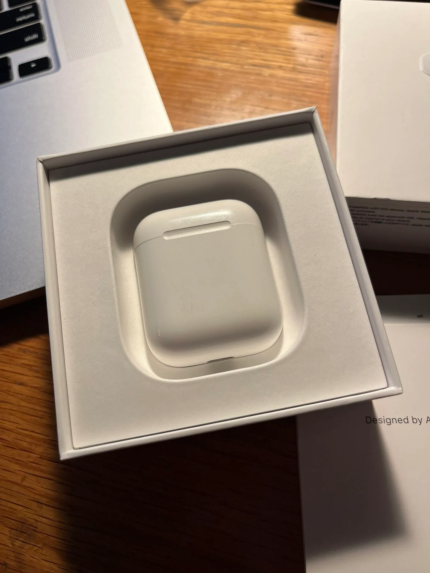 Apple AirPods (Left Ear Only) image indicator(3)