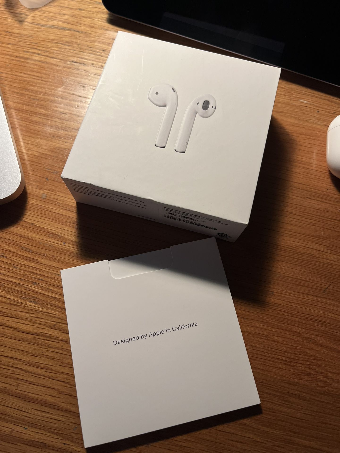 Apple AirPods (Left Ear Only) - photo 4