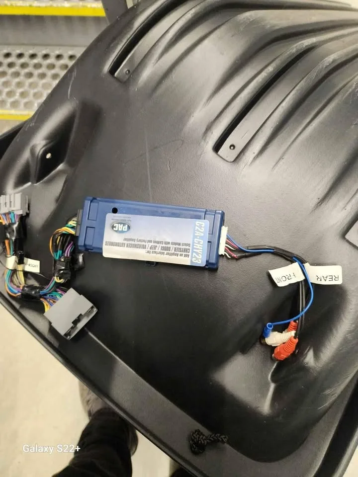 PAC C2A-CHY Amplifier Integration for Dodge/Chrysler/Jeep image indicator(2)