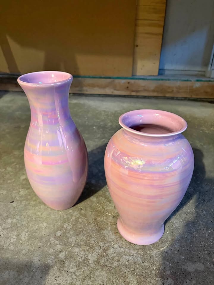 Pink vases - pick up Martindale NE
