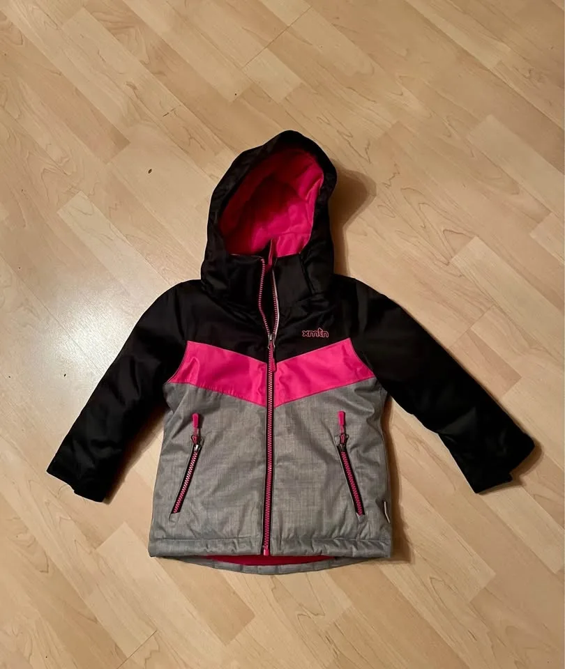 xmtm girl’s size 4 ski suit from Costco. EEUC. image indicator(5)