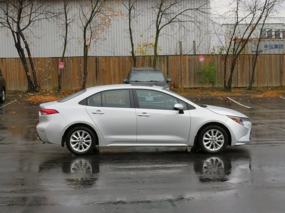 2022 Toyota LE Automatic Eligible For UBER image indicator(5)