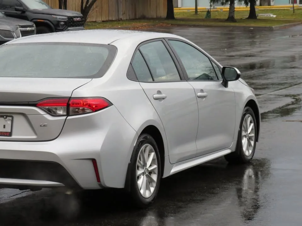 2022 Toyota LE Automatic Eligible For UBER image indicator(6)