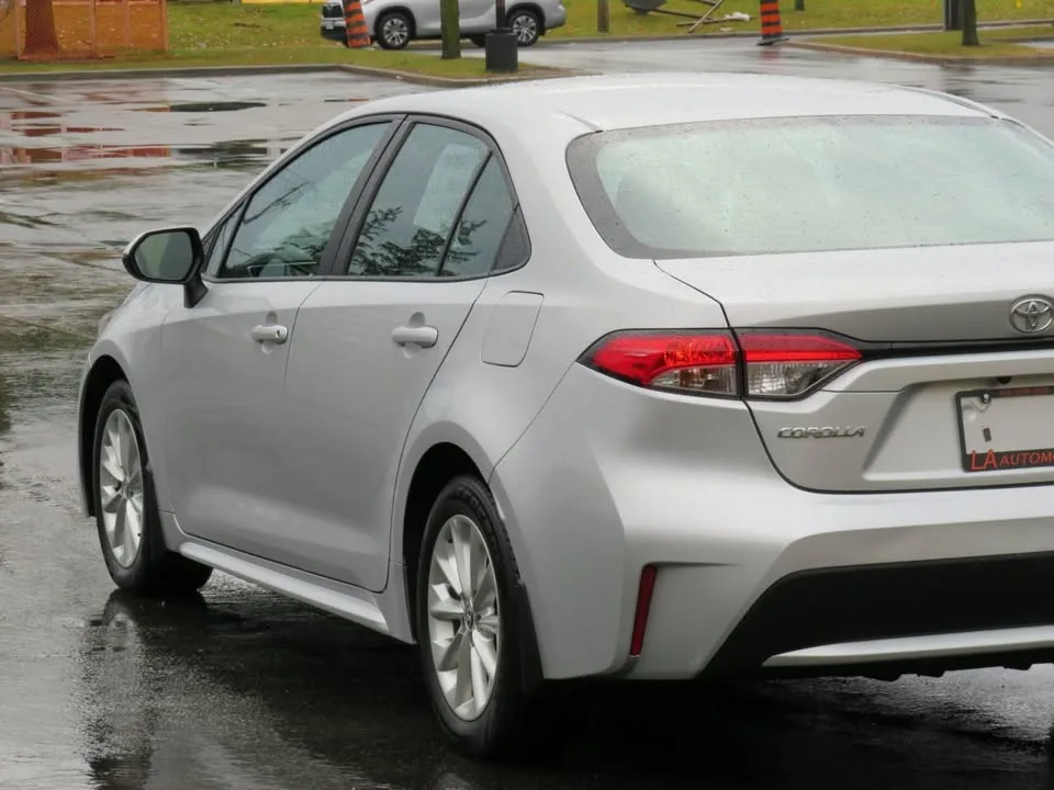 2022 Toyota LE Automatic Eligible For UBER image indicator(8)