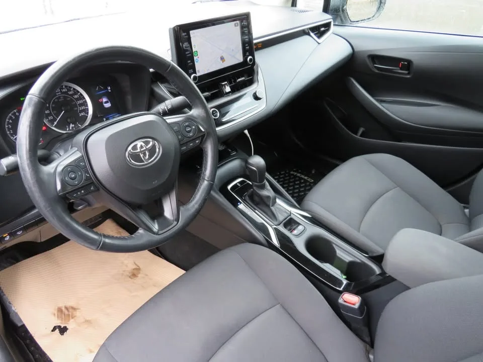 2022 Toyota LE Automatic Eligible For UBER image indicator(10)