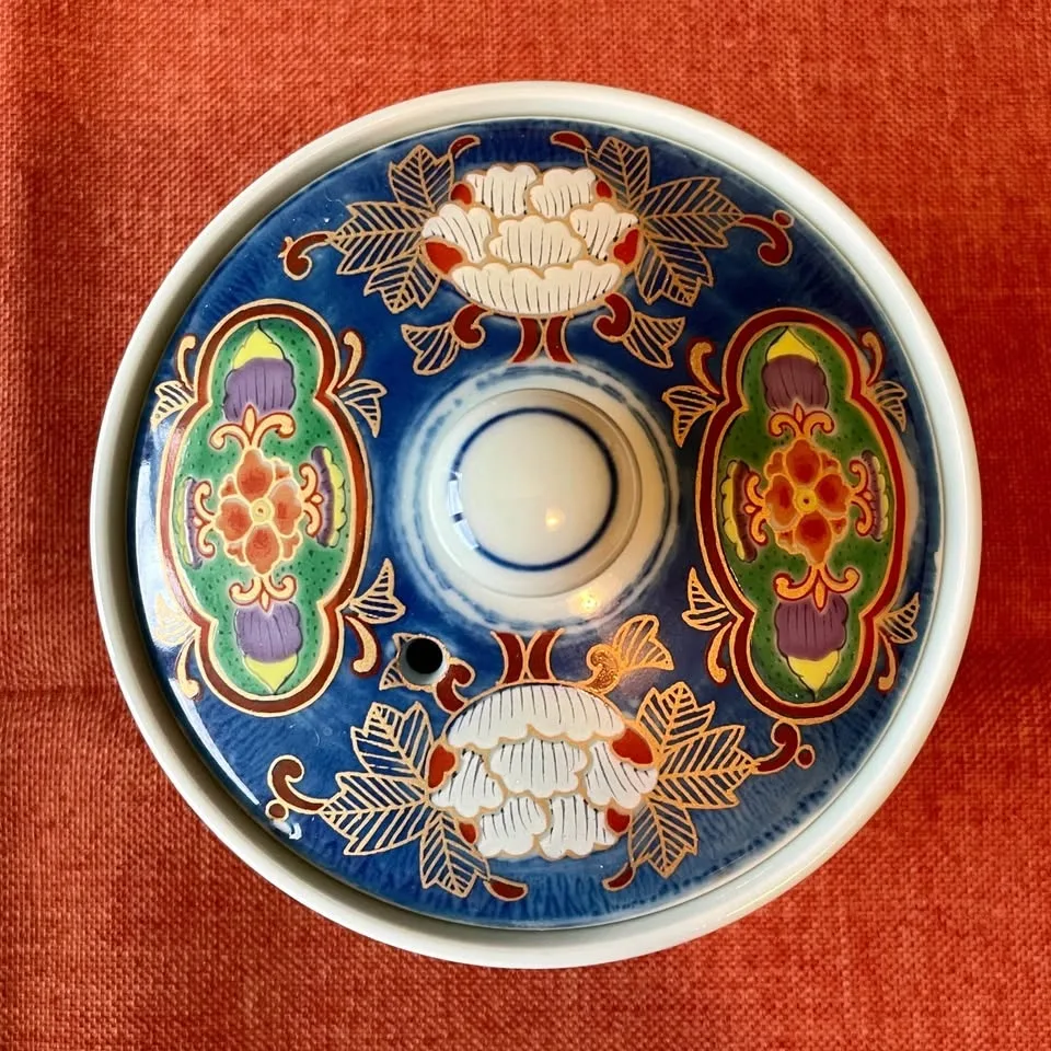 Colorful Arita-ware Lidded Bowl - Vintage image indicator(2)