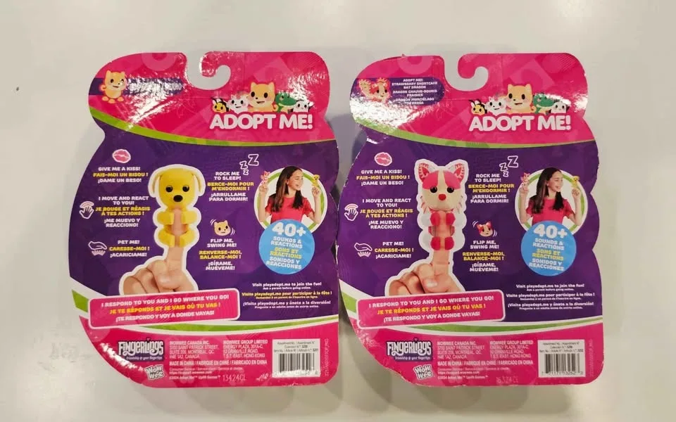 FINGERLINGS ADOPT ME! DOG & STRAWBERRY SHORTCAKE BAT DRAGON image indicator(4)