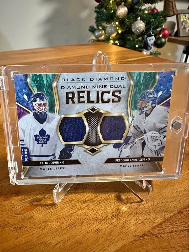 Dual Patch Hockey Card. Maple Leafs.